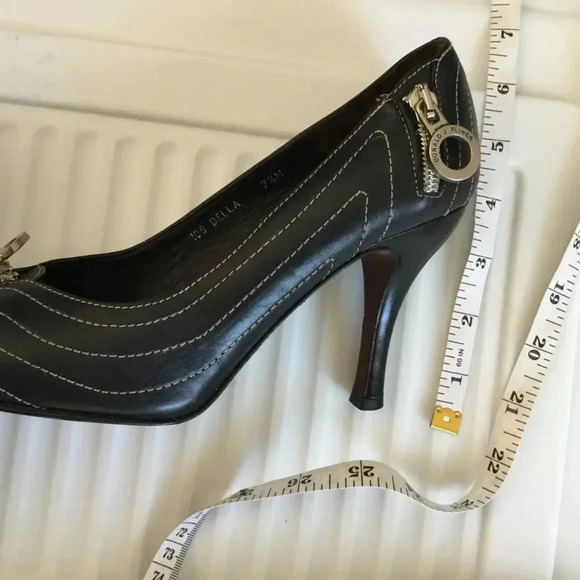 Couture Donald J Pliner Della Black  Leather Zippered Heel SZ  7.5 M - Picture 14 of 14
